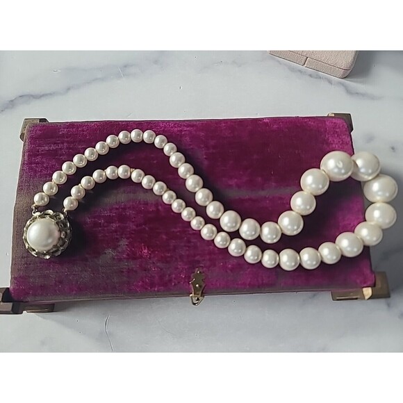 Coro Faux Pearl Beaded Necklace, READ FAIR CONDITION - Picture 3 of 10